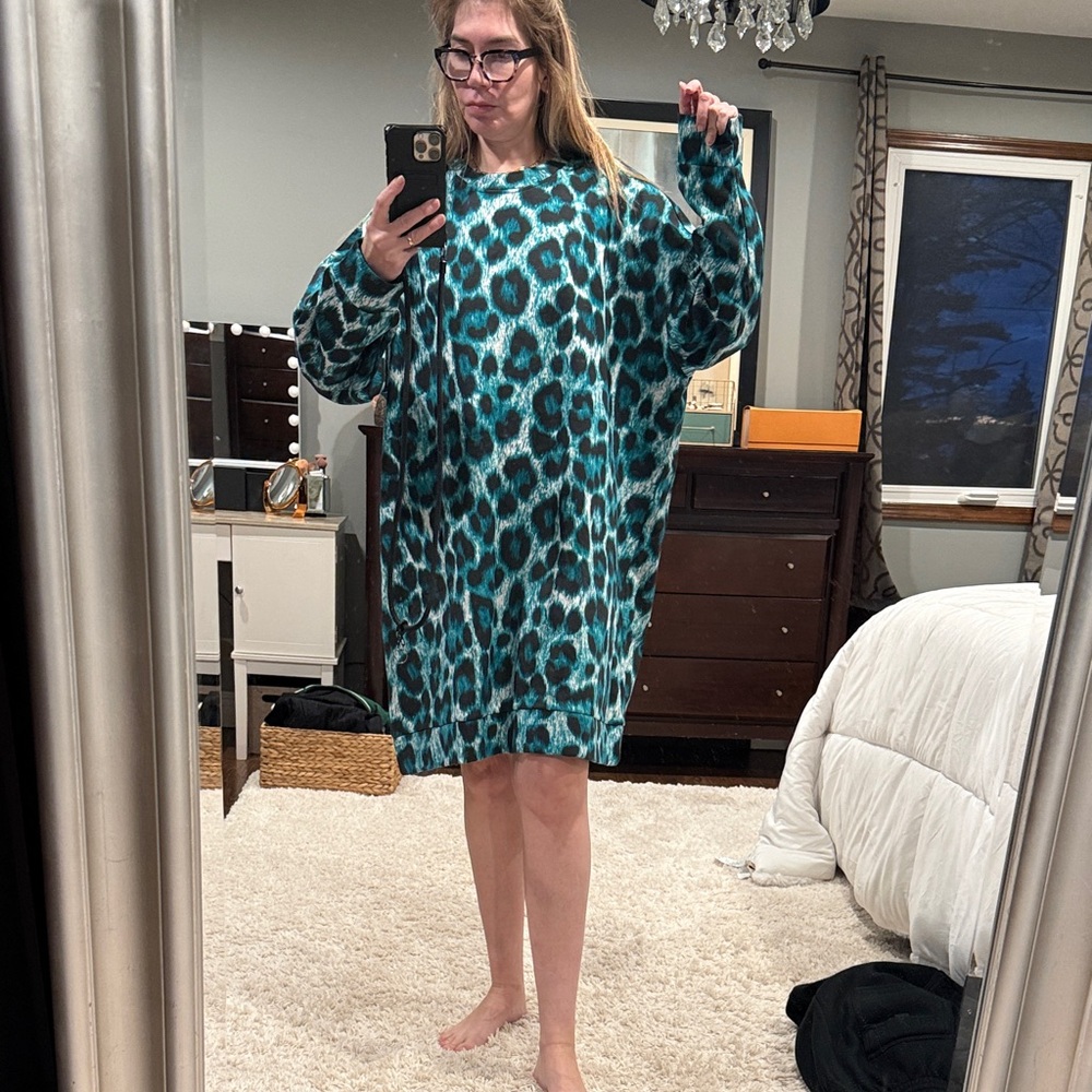 Elegant Teal Leopard Print Long Sleeve comfy dress/ sweater size 20/22 NWT